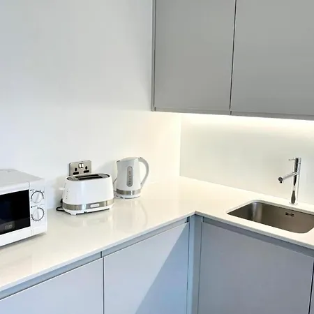 Cityview Luxe Apartment-3