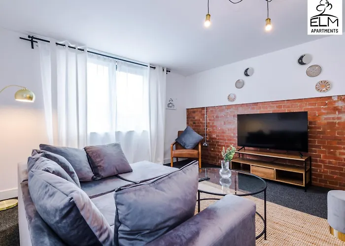 Elm Aparthotel , Collection Of Apartments Available Near Media City , Free Parking